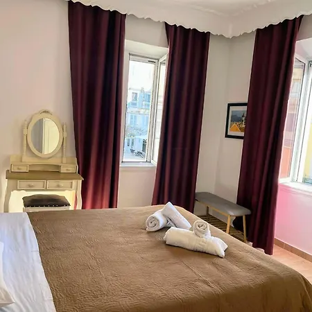 Theodora's Old Corfu Apartment