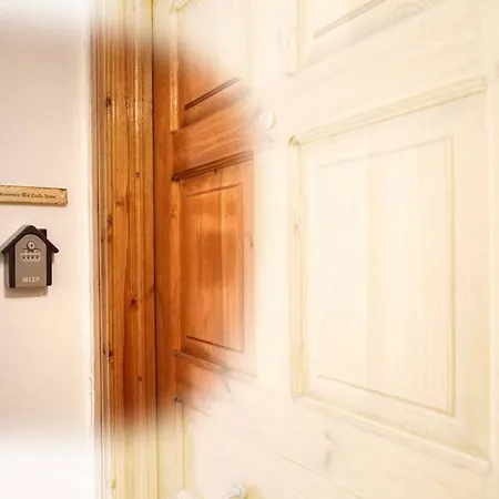 Theodora's Old Corfu Apartment