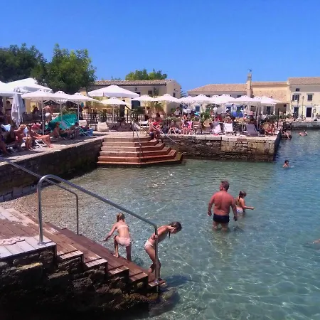 Theodora's Old Corfu Apartment *